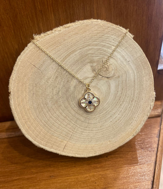 COLLIER CLOVE