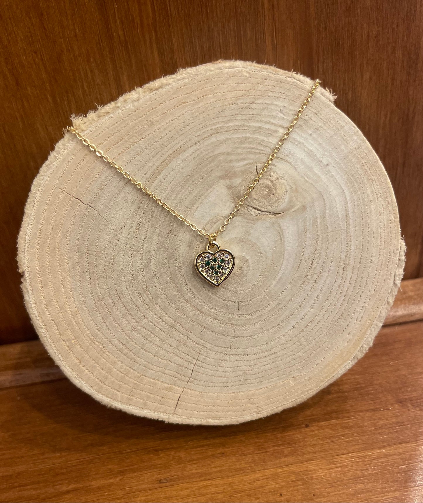 COLLIER LOVE